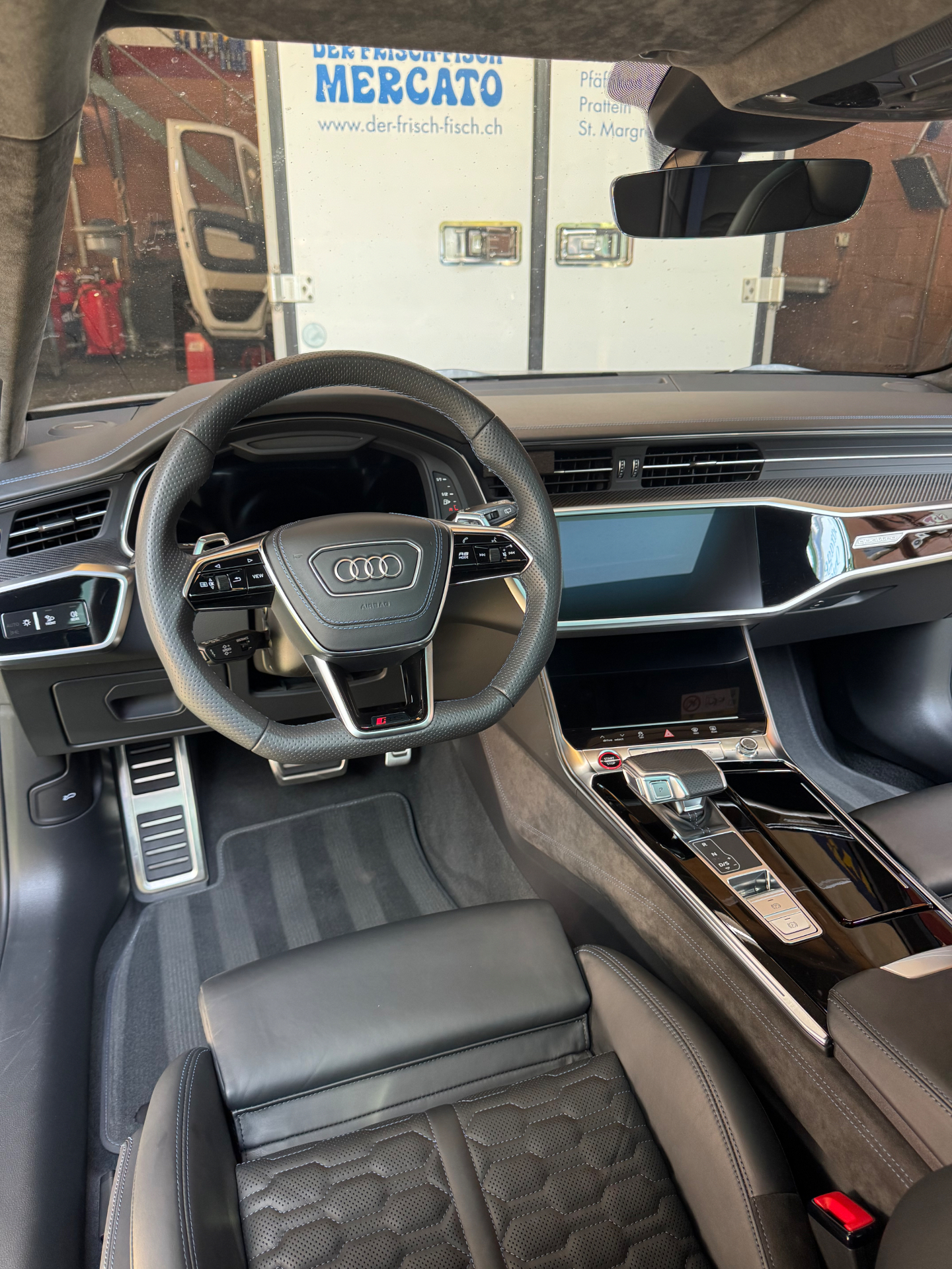 Aufbereiteter Audi RS6 Innenraum bei Limitless Detailing in Zürich
