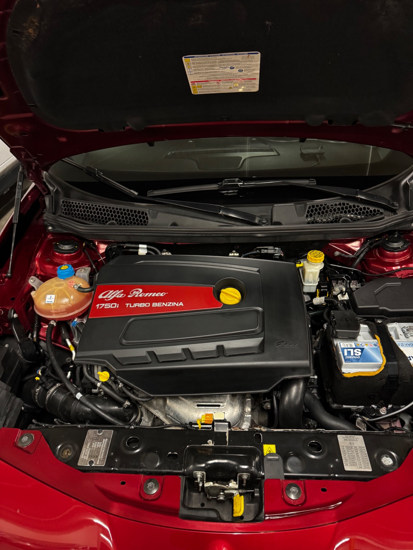 Gereinigter Motorraum eines Alfa Romeo 1750 Turbo Benzina