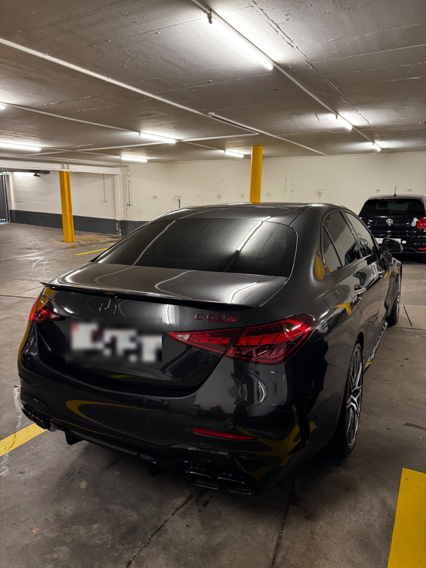 Mercedes-AMG C 63 S Heck in der Schrägansicht nach der Aussenaufbereitung